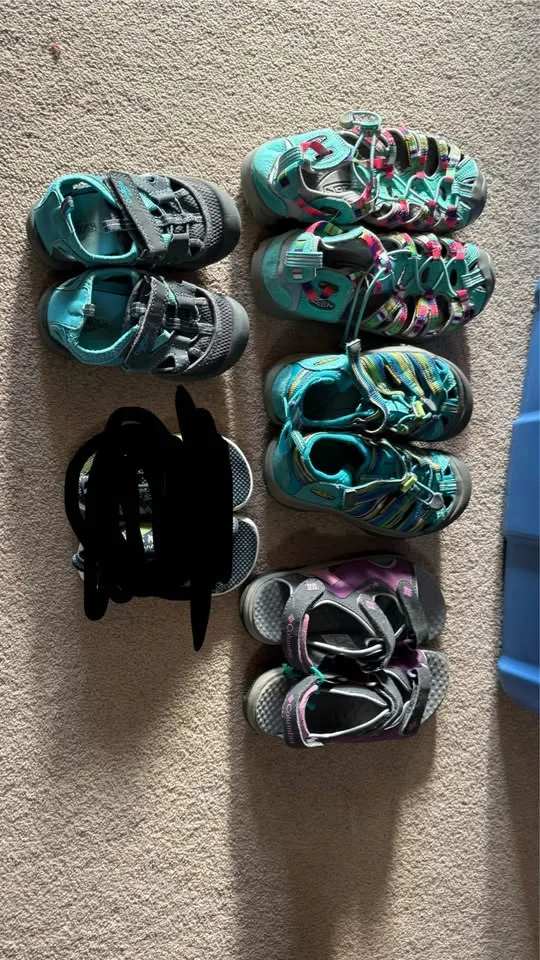 Used Childern’s Keen and Columbia Sandals image indicator(6)