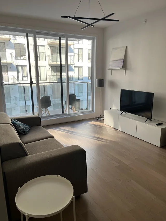 2-Bed, 2-Bath Condo in Griffintown – Furnished, but Flexable image indicator(5)