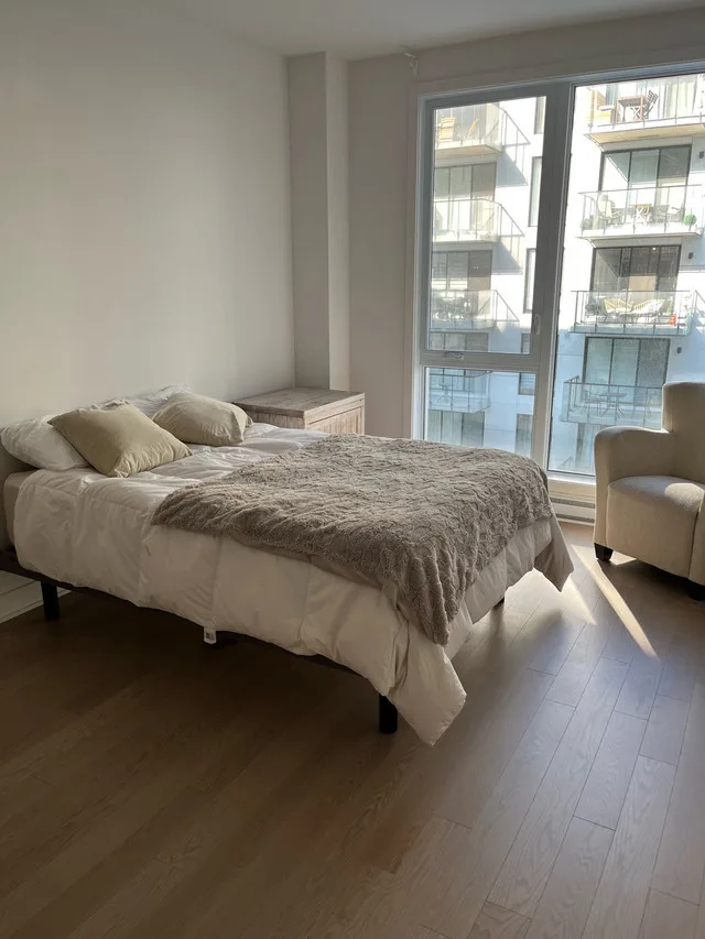 2-Bed, 2-Bath Condo in Griffintown – Furnished, but Flexable image indicator(6)