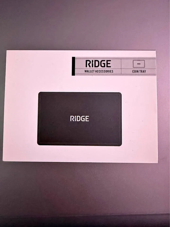 Ridge coin tray