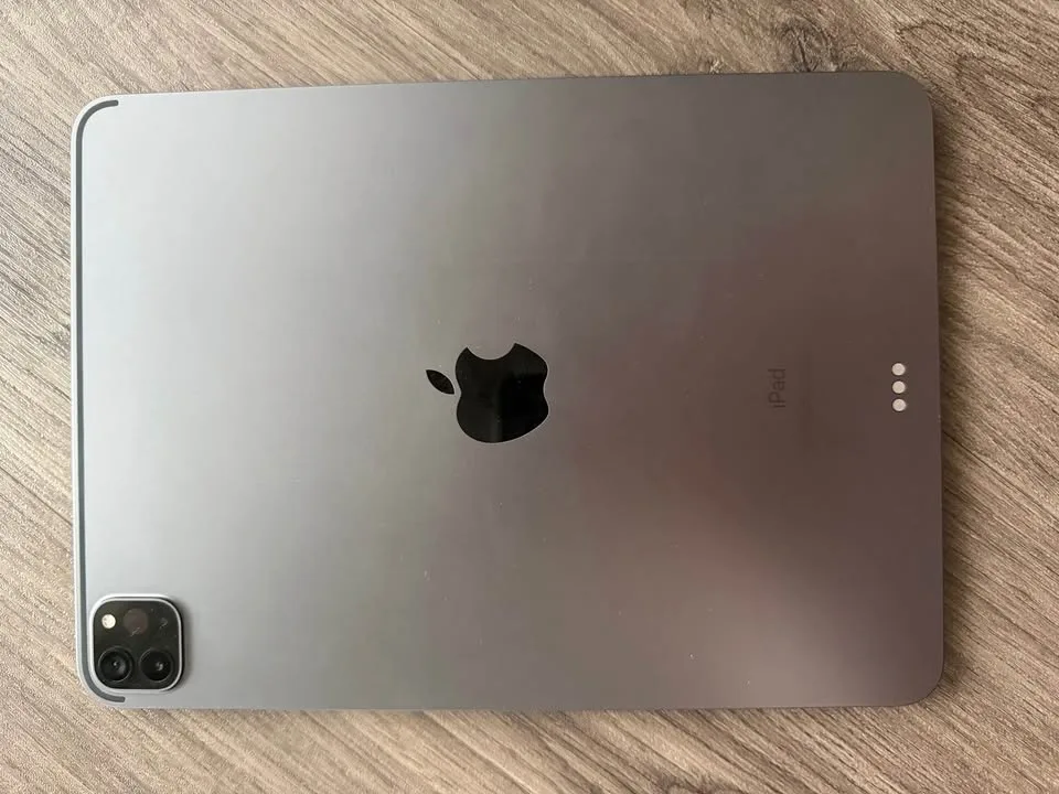 11” iPad Pro M1 512 GB with Keyboard image indicator(8)