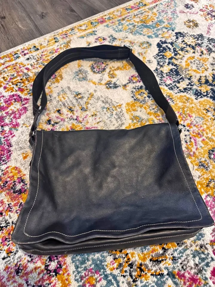 Levenger messenger Satchel thumbnail