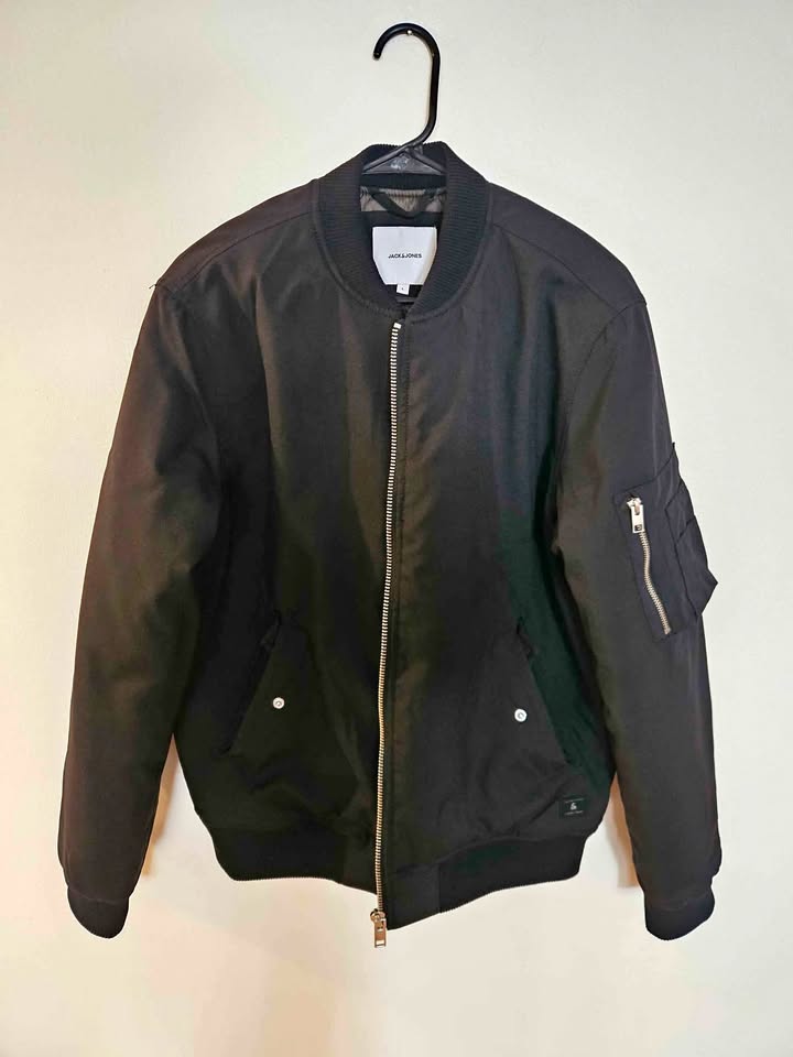 Jack and Jones Men's Large Bomber Jacker