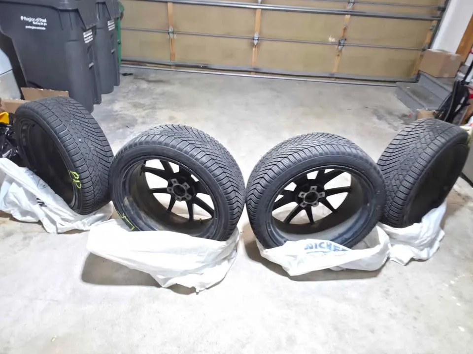 4 Winter Tires With Rims and TPMS (P2240R21) image indicator(5)