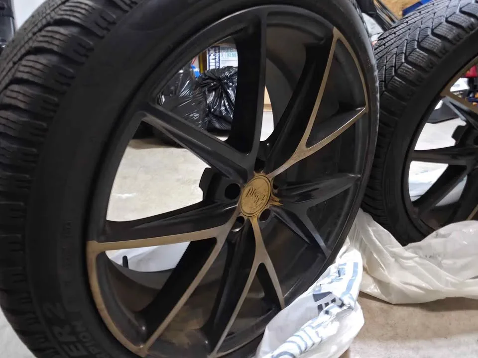 4 Winter Tires With Rims and TPMS (P2240R21) image indicator(4)