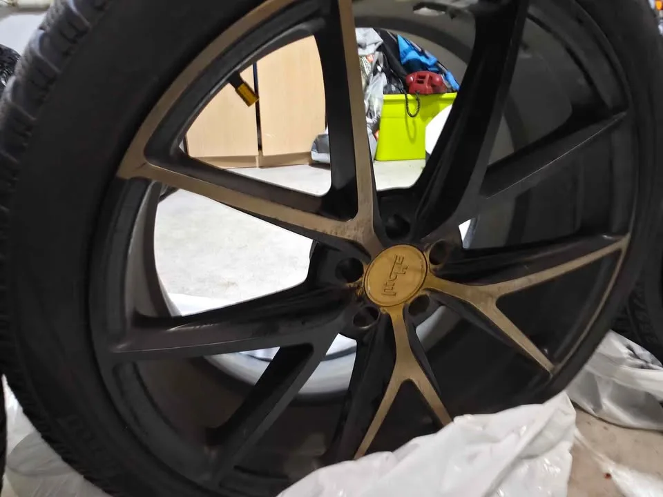 4 Winter Tires With Rims and TPMS (P2240R21) image indicator(7)