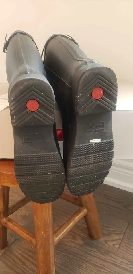 Hunter Boots - size 7 image indicator(4)