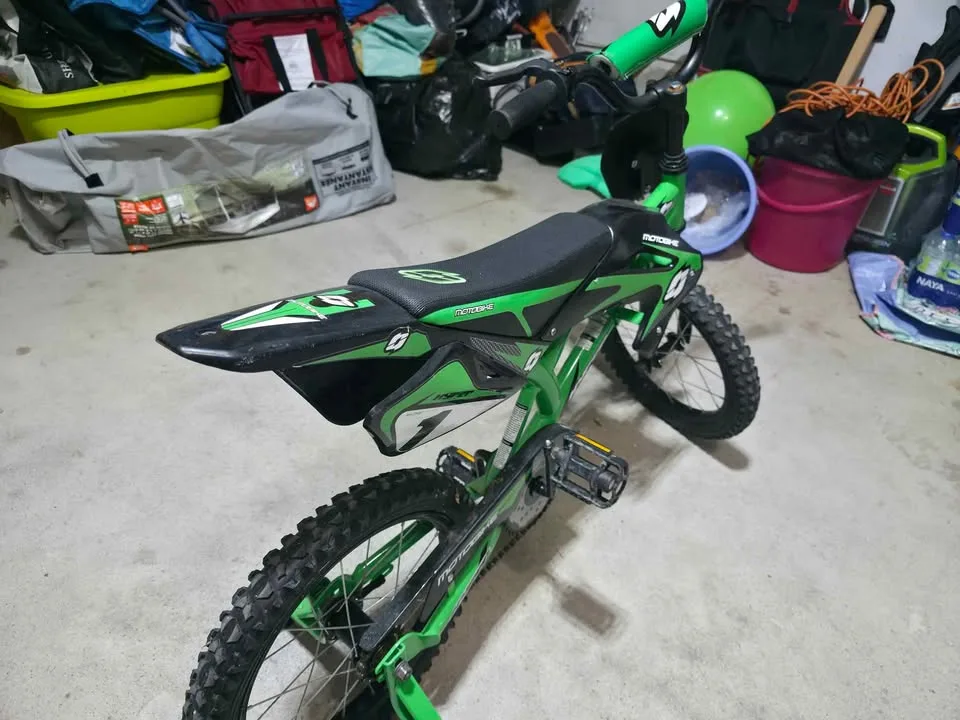 Hyper Bicycles 16" Motobike with Training Wheels for Kids ages 5 image indicator(5)