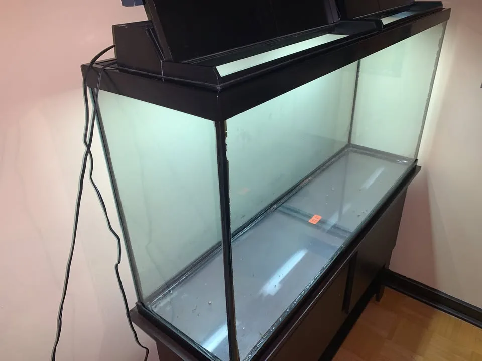 60 Gallon Marineland Fish Tank with full original Lighting Canop image indicator(2)