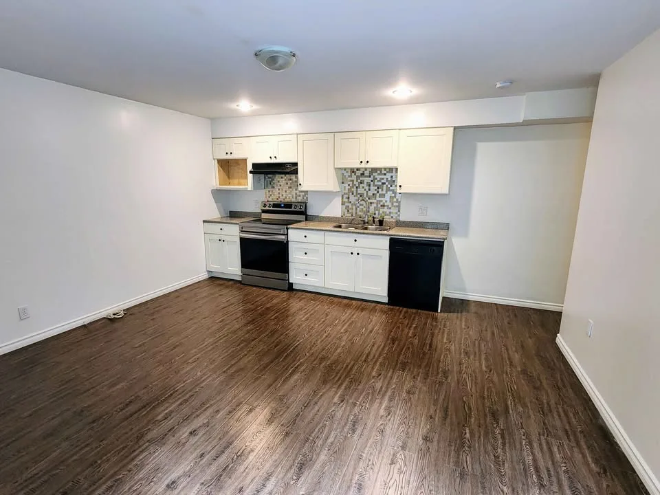 2 Beds 1 Bath - House image indicator(2)