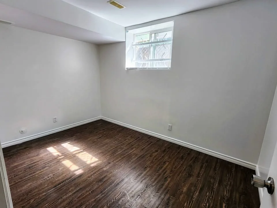 2 Beds 1 Bath - House image indicator(3)