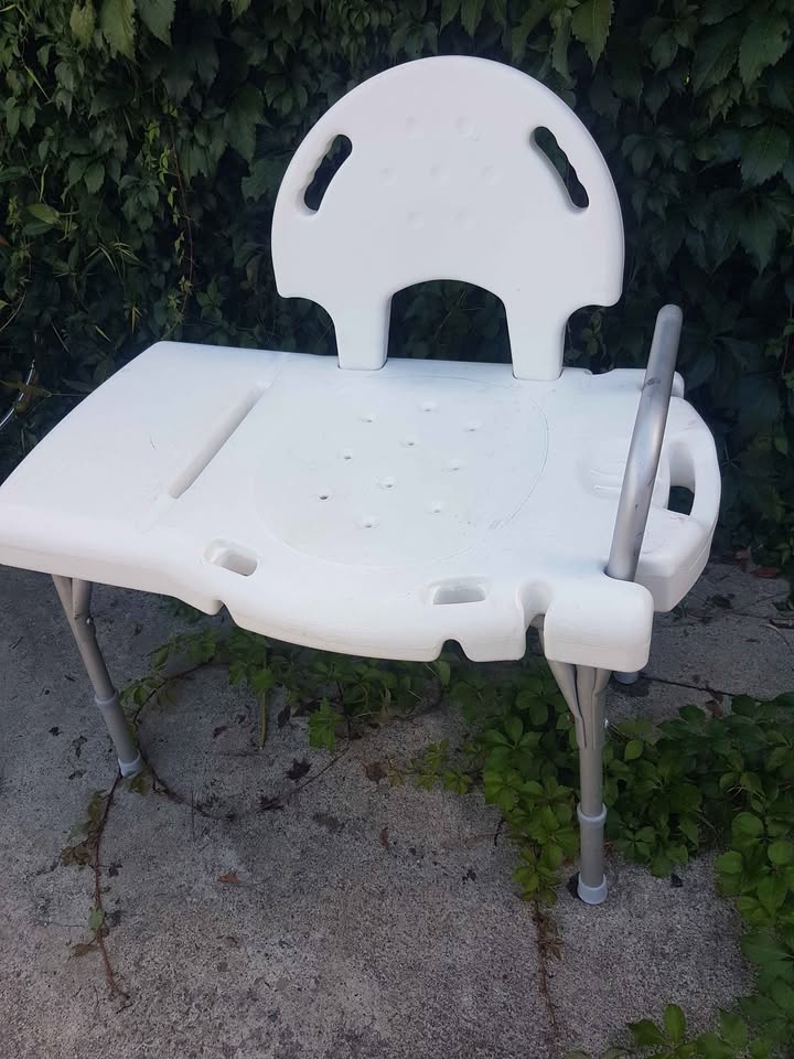 Invacare plastic aluminum adjustable shower bench - photo 2