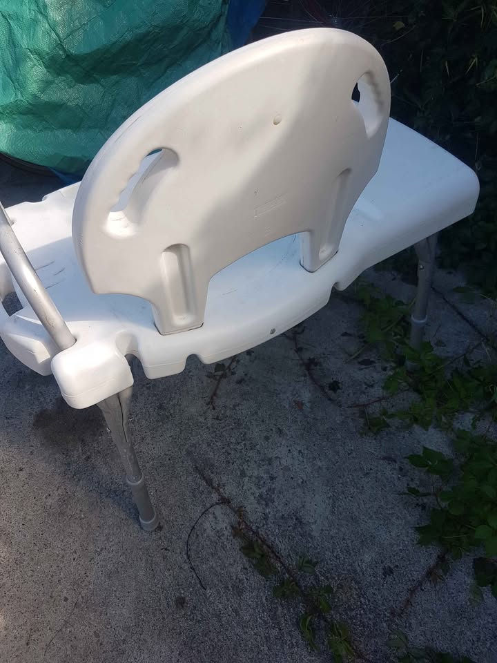 Invacare plastic aluminum adjustable shower bench - photo 3