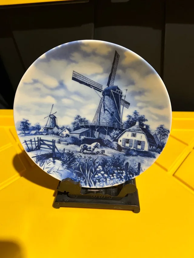 Decorative Pieces/Sets