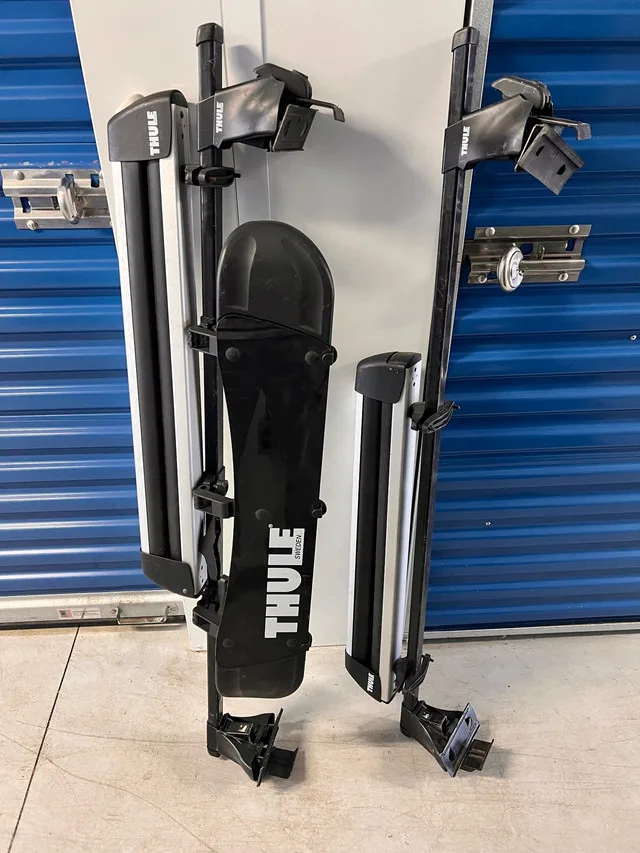 Thule rooftop racks for sedan with snowboard/skiis attachment