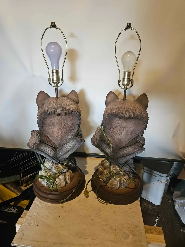 Pair of Ceramic Wolf Lamps image indicator(6)