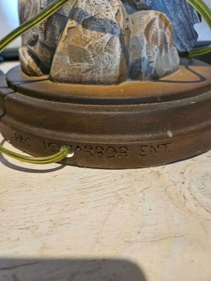 Pair of Ceramic Wolf Lamps image indicator(9)