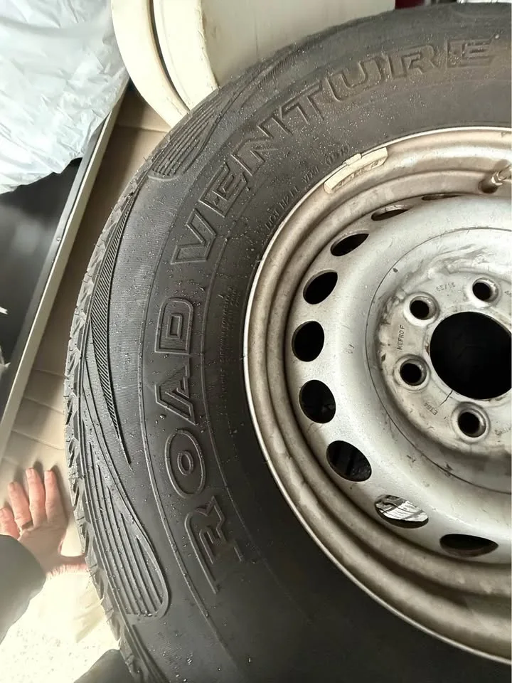 2015-2021 Sprinter Van all season tires on rims image indicator(4)