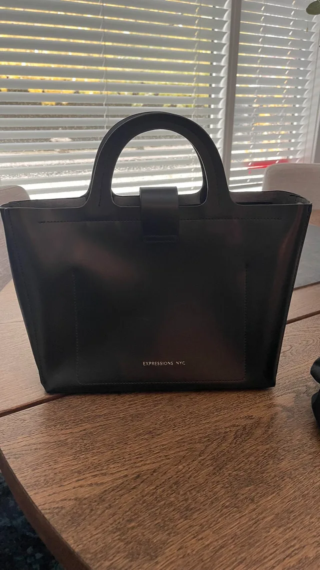 EXPRESSIONS NYC Handbag image indicator(2)