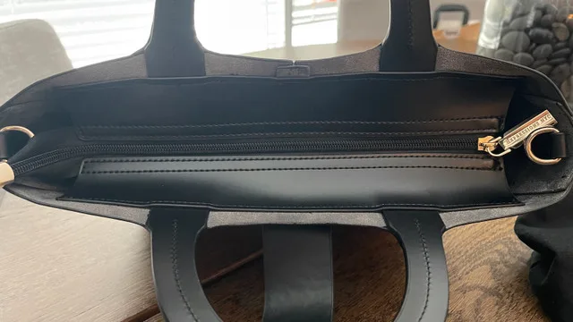 EXPRESSIONS NYC Handbag image indicator(4)