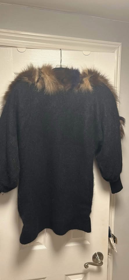 Sweater with Fur Trim - photo 4