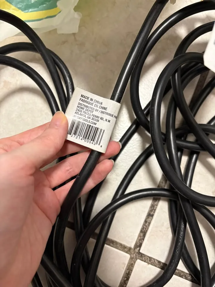 Husky 30 ft. 3-Outlet Lighted Extension Cord image indicator(3)