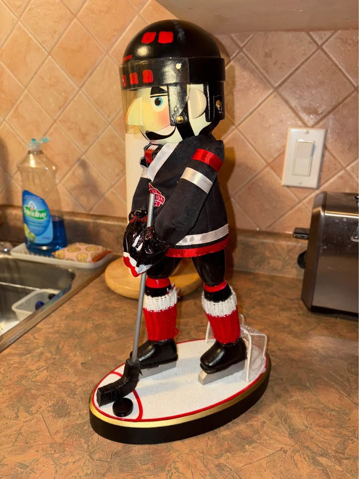 Team Canada Nut Cracker - photo 2