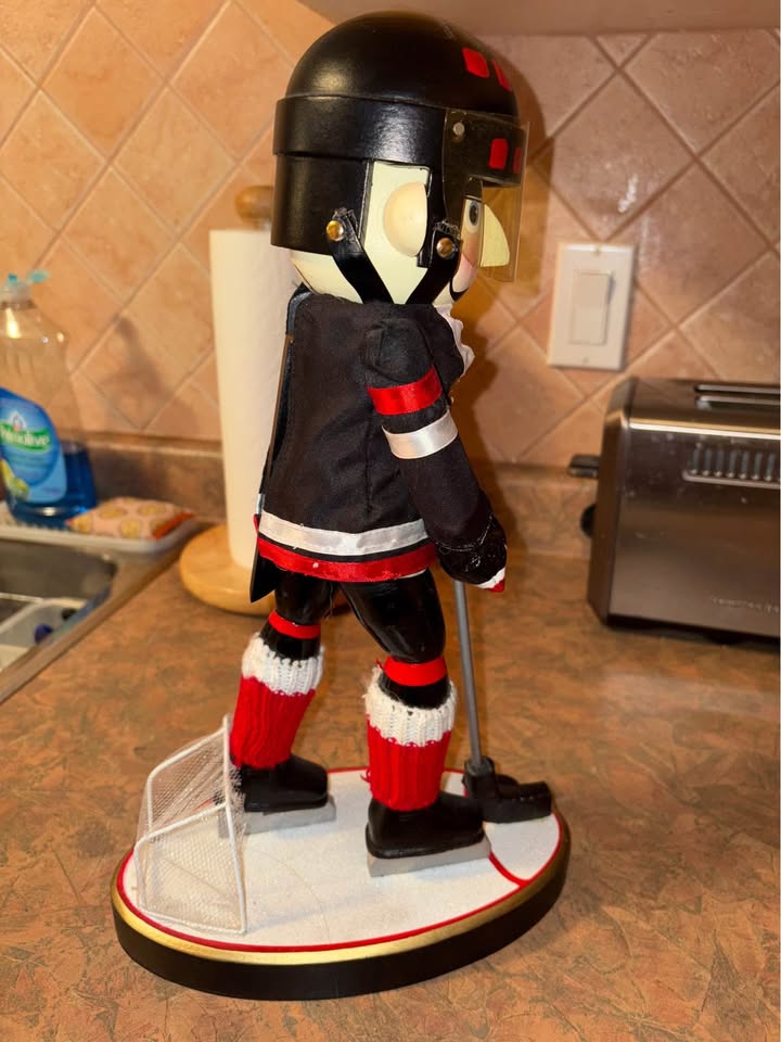 Team Canada Nut Cracker - photo 5