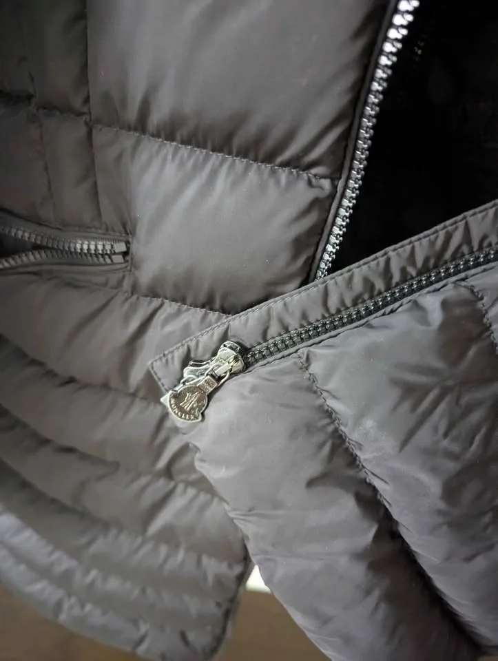 Moncler Kids Elegant Black Puffer Jacket Size 12A image indicator(9)