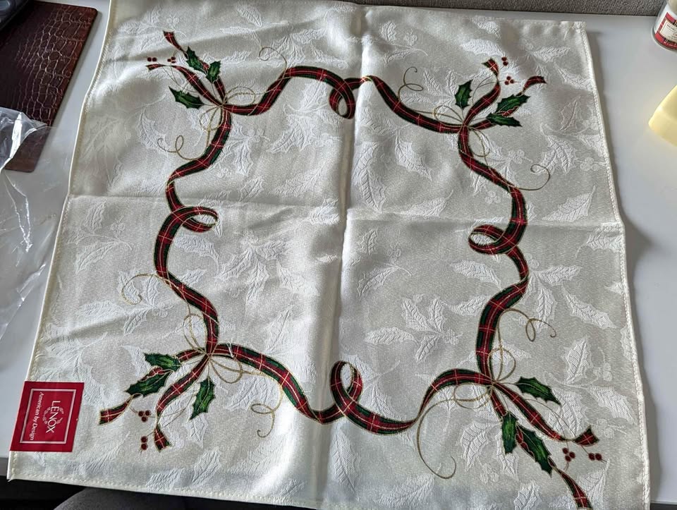 Holiday napkins and placemats - Lenox American Made