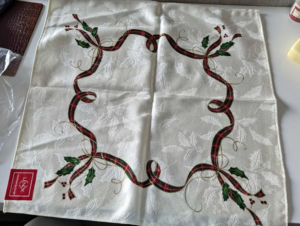 Holiday napkins and placemats - Lenox American Made thumbnail