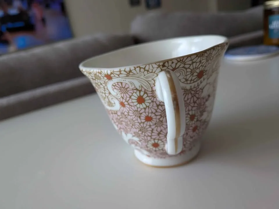 Wedgwood Teacup and Saucer Daisy Tea Story Pink image indicator(3)