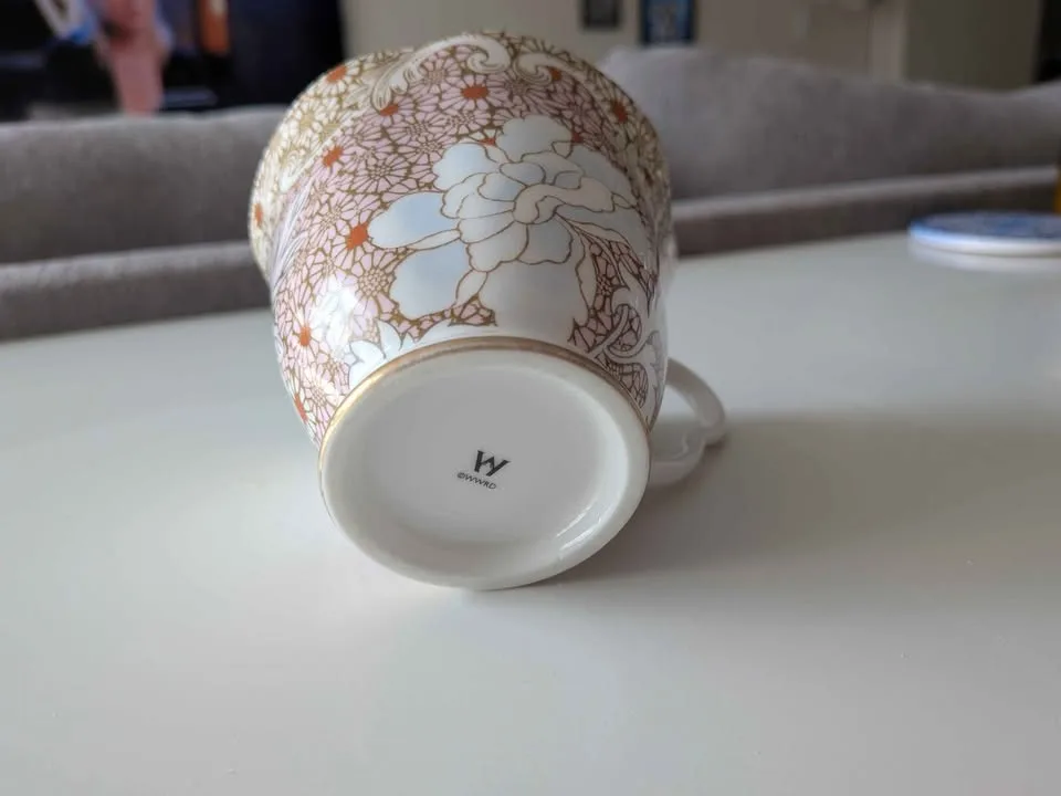 Wedgwood Teacup and Saucer Daisy Tea Story Pink image indicator(4)