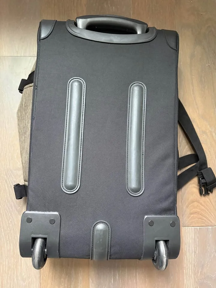 Small 2-wheel carryon cabin-size image indicator(4)