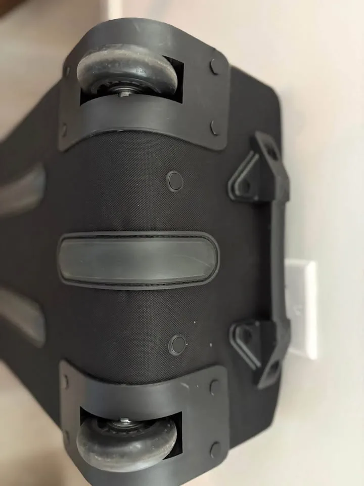 Small 2-wheel carryon cabin-size image indicator(6)