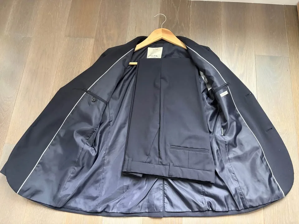 Youth Zara suit (size 13-14) image indicator(2)