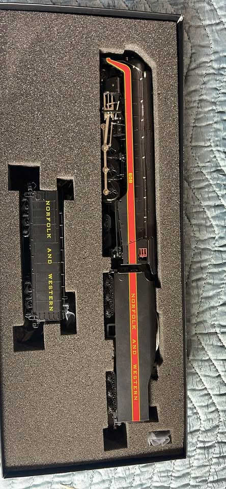 Spectrum Norfolk and western 4-8-4 DCC ready HO engine - photo 3