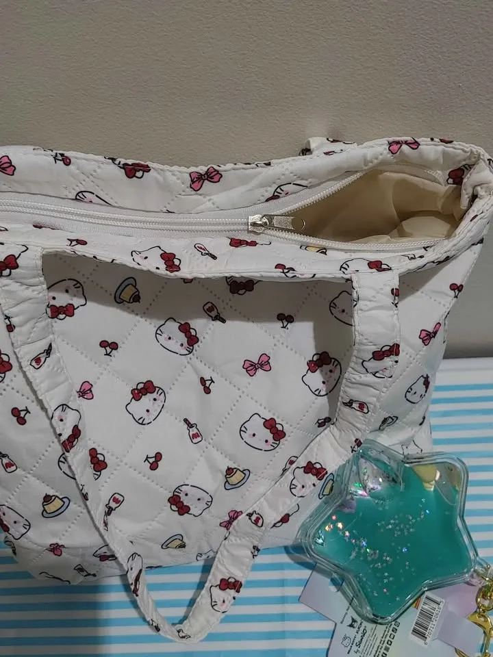 Hello Kitty Large Tsunameez Star Pendant and Shoulder Bag image indicator(3)