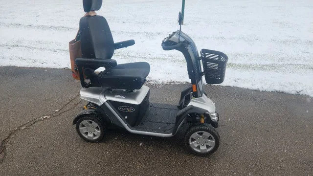 Pride Pursuit XL Scooter - Like New thumbnail