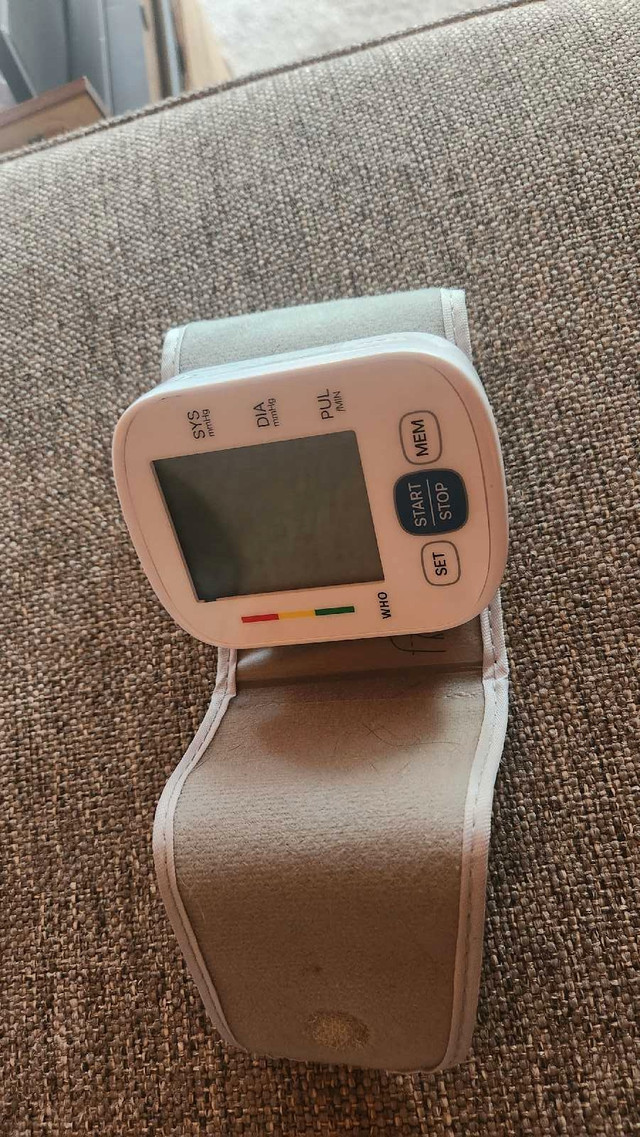 Wrist Blood Pressure Monitor - photo 4