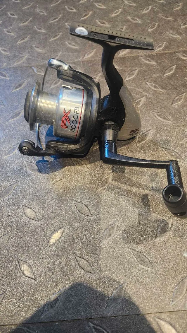 Shimano FX 4000FB Reel thumbnail