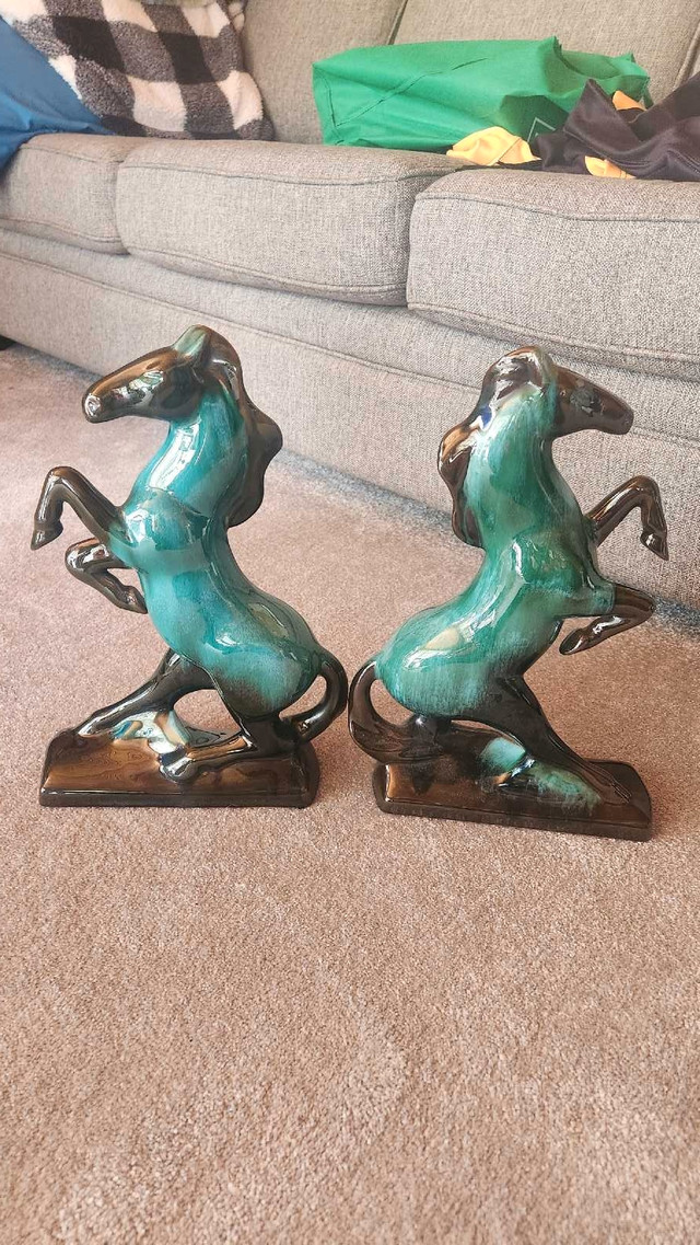 Blue Mountain Pottery - Horse Figurines - photo 2