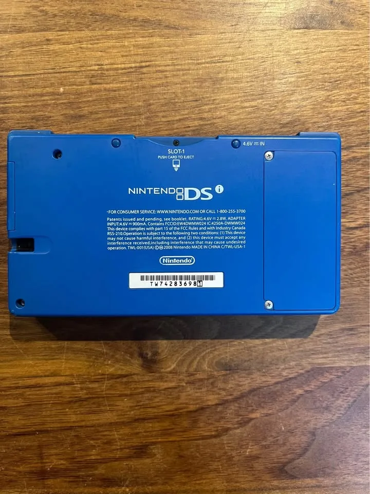 Nintendo DSi + Games image indicator(2)