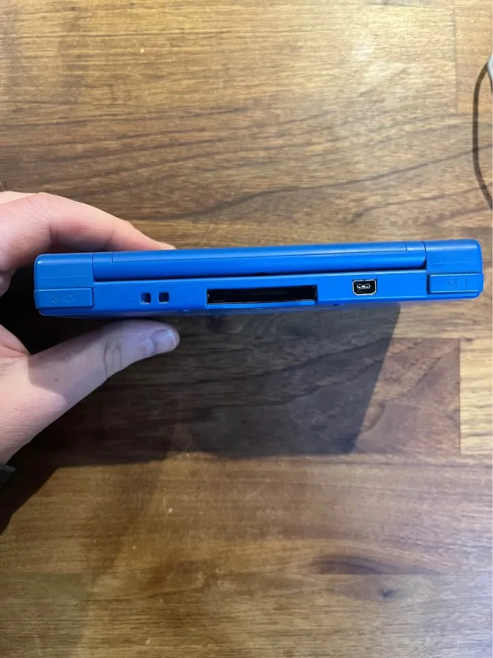 Nintendo DSi + Games image indicator(3)