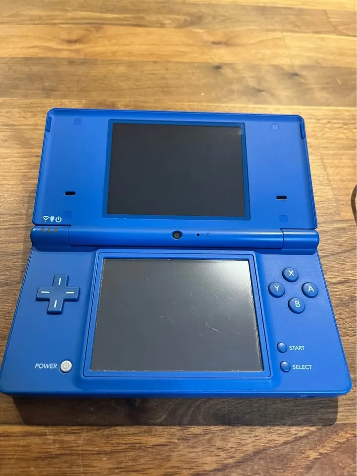 Nintendo DSi + Games image indicator(5)