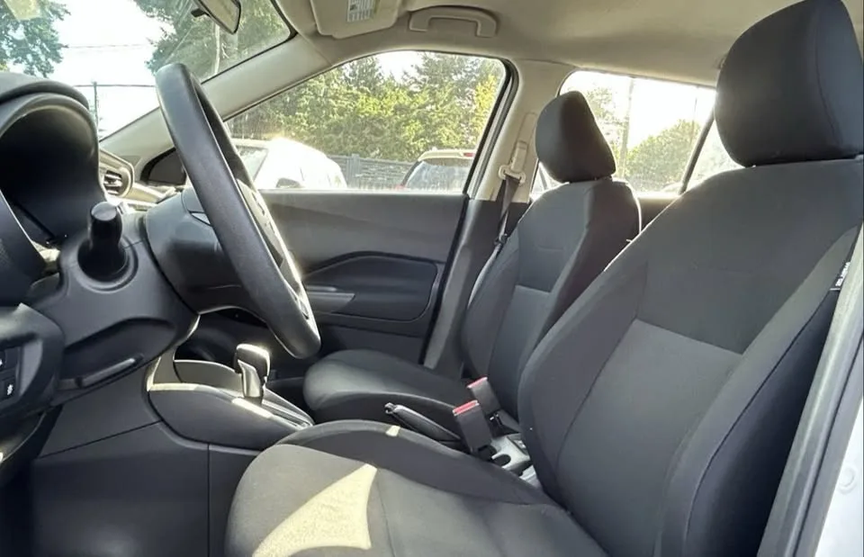 2024 Nissan kicks s fwd image indicator(10)