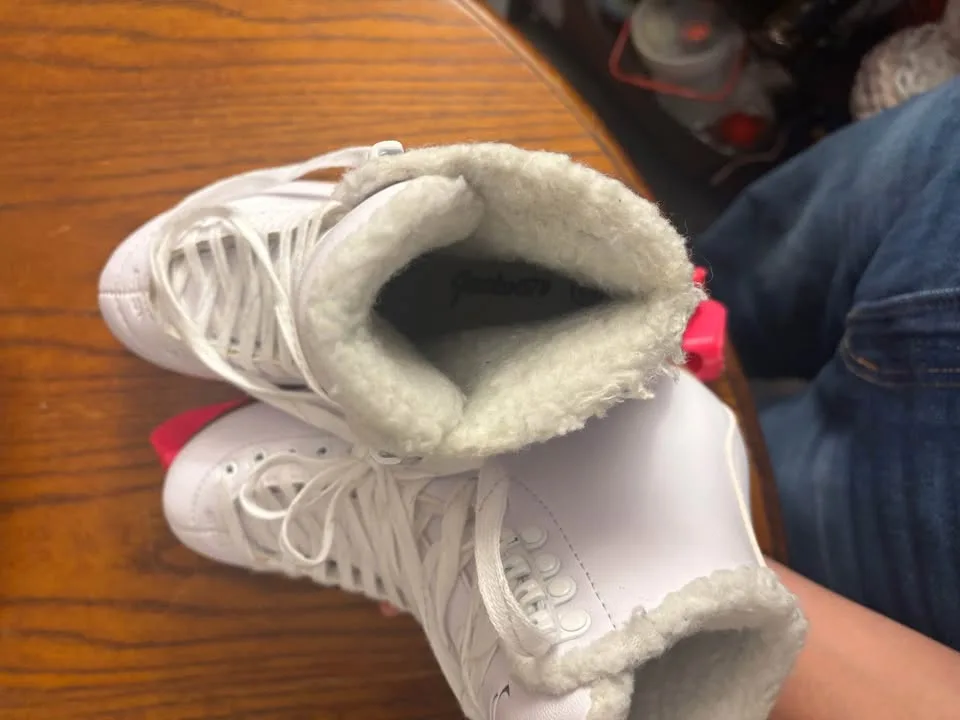 Skates Size 6 Women’s Jackson 380 image indicator(5)