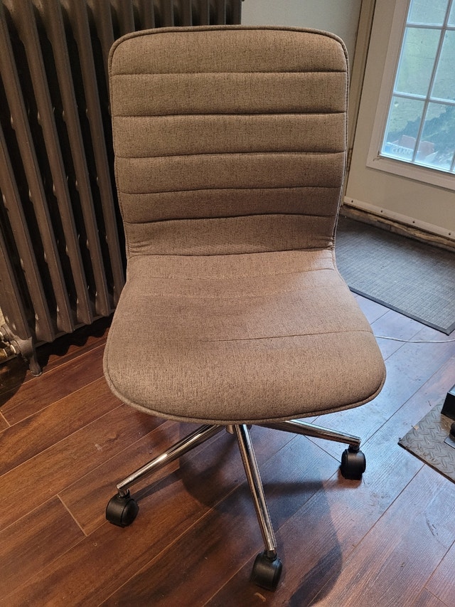 Simple office chair for modern condo