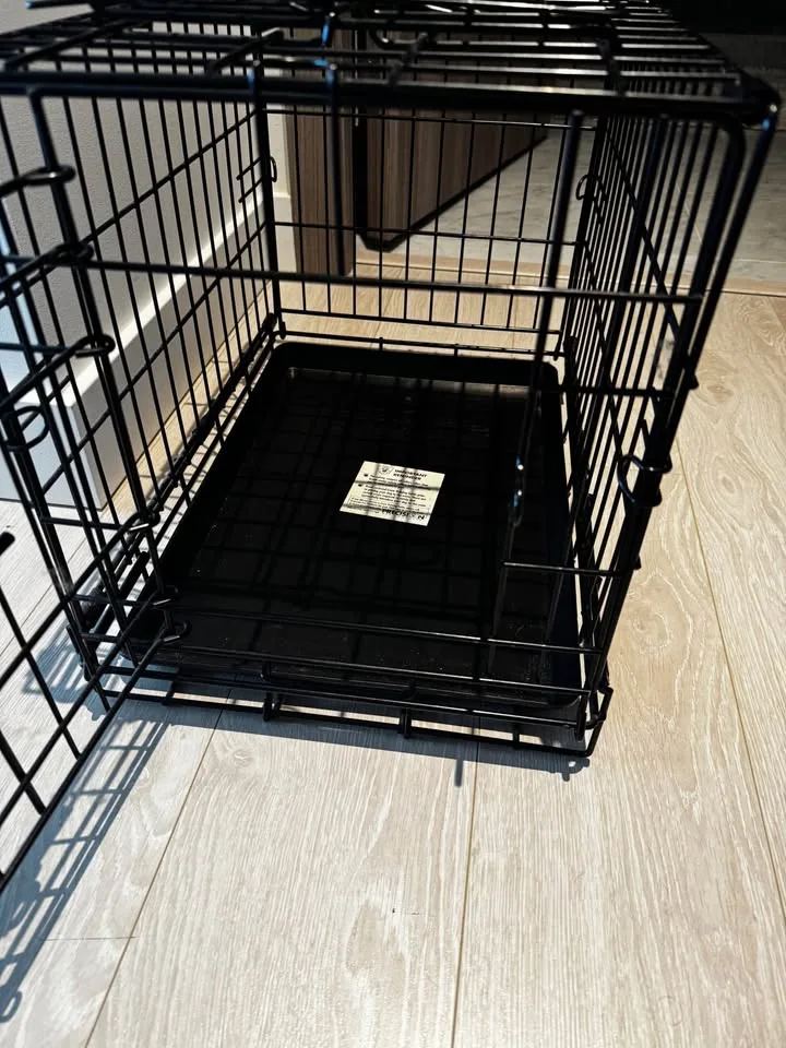 Dog crate in great condition image indicator(2)