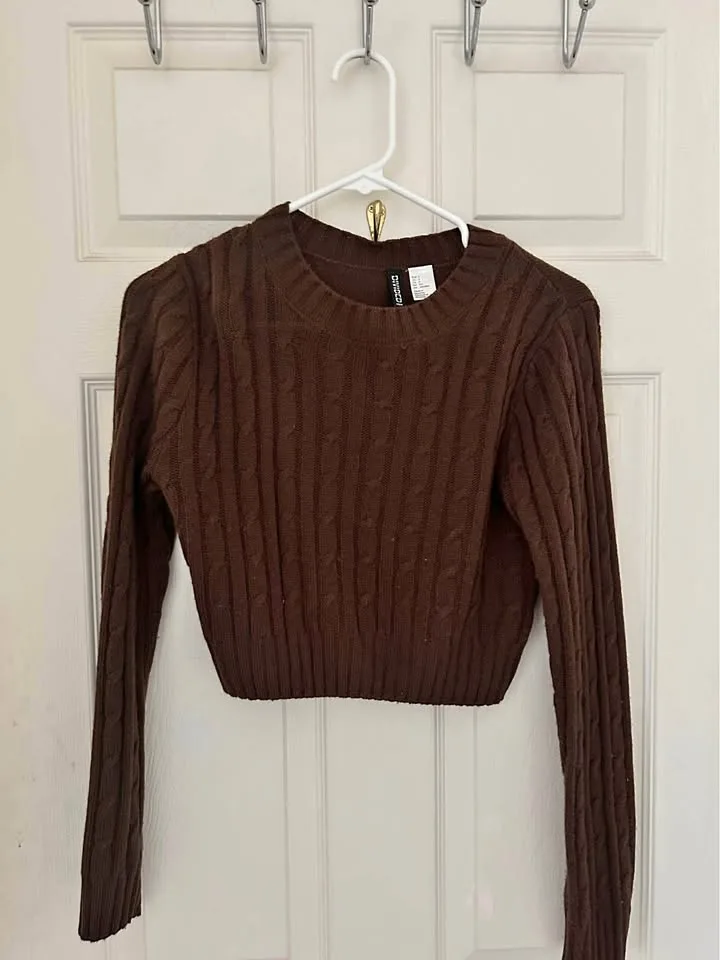 Brown sweater thumbnail